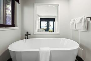 Black Rock Oceanfront Resort