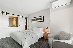 Black Rock Oceanfront Resort