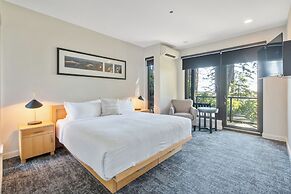 Black Rock Oceanfront Resort