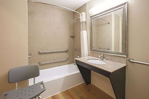 La Quinta Inn & Suites by Wyndham Garland Harbor Point