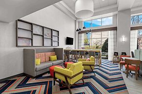 Hampton Inn & Suites Charlotte Airport