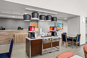 Hampton Inn & Suites Charlotte Airport