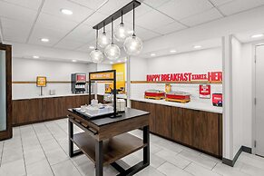 Hampton Inn & Suites Charlotte Airport