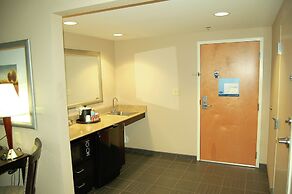 Hampton Inn & Suites Charlotte Airport