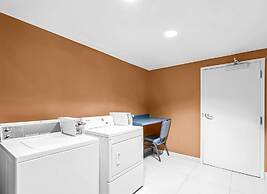 Hampton Inn & Suites Charlotte Airport