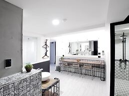 Mmmio II Design Residence Myeongdong