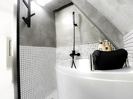 Mmmio II Design Residence Myeongdong