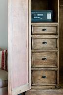 Hillside Boutique Hotel