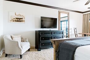 Hillside Boutique Hotel