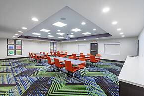 Holiday Inn Express Hotel & Suites Sealy by IHG