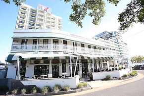 Oaks Townsville Metropole Hotel