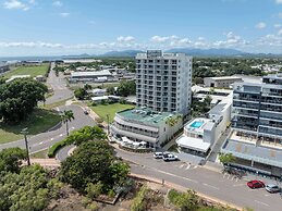 Oaks Townsville Metropole Hotel
