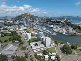 Oaks Townsville Metropole Hotel