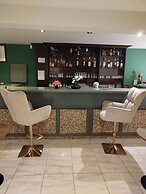 Ephira Hotel