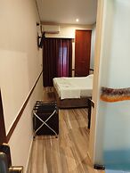 Ephira Hotel