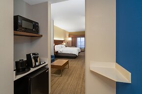 Holiday Inn Express Hotel & Suites Talladega by IHG