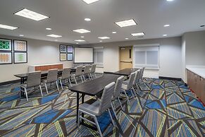 Holiday Inn Express Hotel & Suites Talladega by IHG