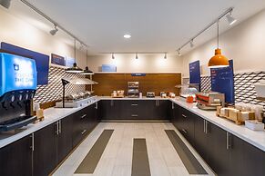 Holiday Inn Express Hotel & Suites Talladega by IHG