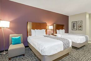 La Quinta Inn & Suites by Wyndham Oklahoma City -Yukon