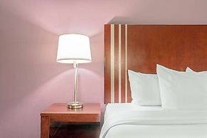 La Quinta Inn & Suites by Wyndham Oklahoma City -Yukon