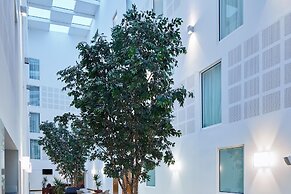 Courtyard by Marriott London Gatwick Airport