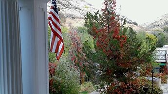 Riverside Hot Springs Inn & Spa - Adults Only