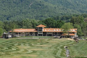 Waynesville Inn and Golf Club, Tapestry Collection by Hilton