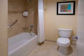 DoubleTree Suites by Hilton Hotel Detroit Downtown - Fort Shelby