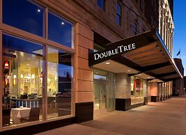 DoubleTree Suites by Hilton Hotel Detroit Downtown - Fort Shelby
