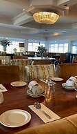 Westlodge Hotel