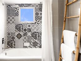 Pacific Hotel, Phnom Penh