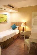 Grand Tropic Suites Hotel