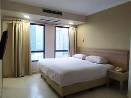 Grand Tropic Suites Hotel