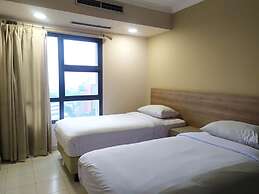 Grand Tropic Suites Hotel