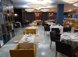 Mediterráneo Bay Hotel & Resort