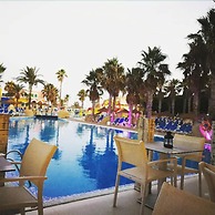Mediterráneo Bay Hotel & Resort