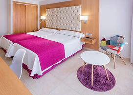 Mediterráneo Bay Hotel & Resort