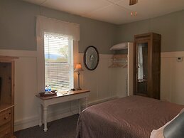 Woodbridge Inn & Tavern