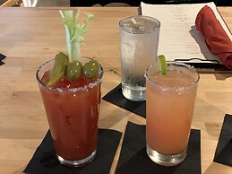 Woodbridge Inn & Tavern