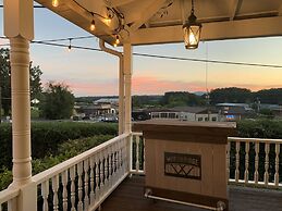 Woodbridge Inn & Tavern