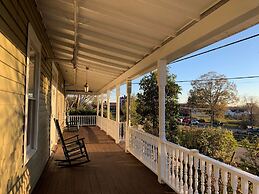 Woodbridge Inn & Tavern