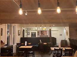 Woodbridge Inn & Tavern