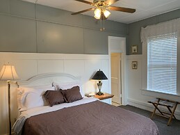 Woodbridge Inn & Tavern