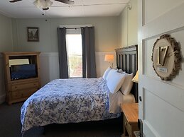 Woodbridge Inn & Tavern