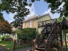 Woodbridge Inn & Tavern