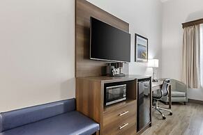 Best Western Plus First Coast Inn & Suites