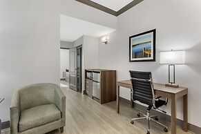 Best Western Plus First Coast Inn & Suites