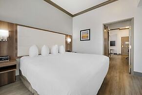 Best Western Plus First Coast Inn & Suites