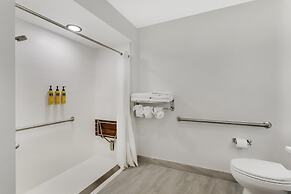 Best Western Plus First Coast Inn & Suites