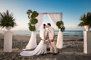 La Ensenada Beach Resort - All Inclusive